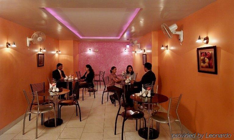 Hotel Housez43 Kolkata Restoran foto